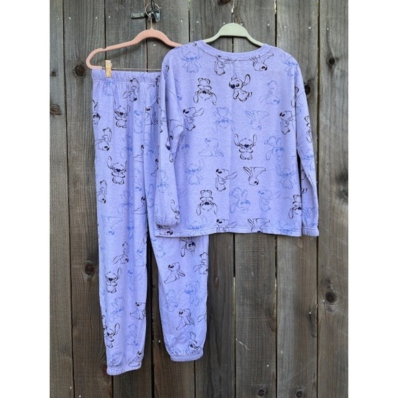 Disney Stitch Pajama Set Loungewear Sleepwear Comfy XS - Picture 2 of 4
